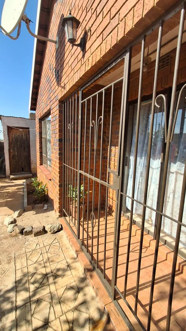 4 Bedroom Property for Sale in Stretford Gauteng