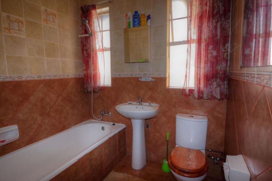 4 Bedroom Property for Sale in Birchleigh North Gauteng