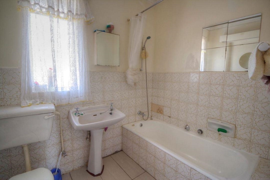 4 Bedroom Property for Sale in Birchleigh North Gauteng