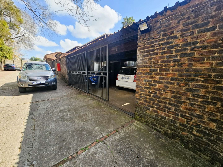 2 Bedroom Property for Sale in Kilner Park Gauteng
