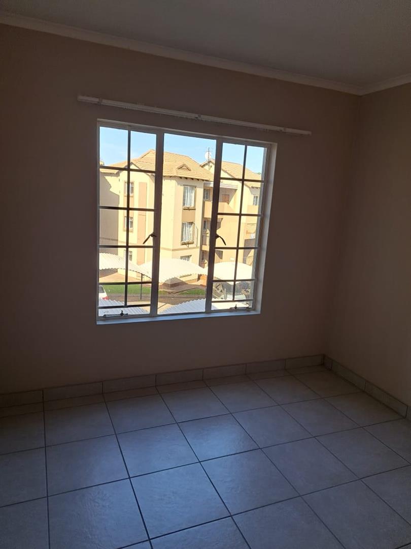 2 Bedroom Property for Sale in Meredale Gauteng