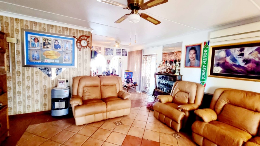 4 Bedroom Property for Sale in Verwoerdpark Gauteng