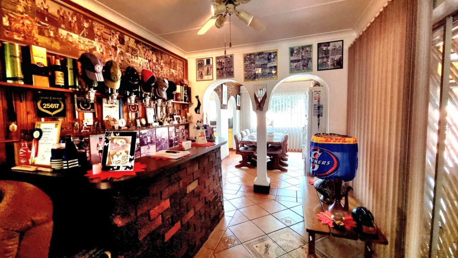 4 Bedroom Property for Sale in Verwoerdpark Gauteng