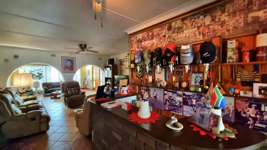 4 Bedroom Property for Sale in Verwoerdpark Gauteng