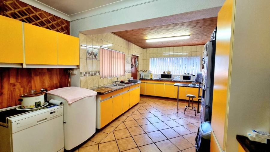 4 Bedroom Property for Sale in Verwoerdpark Gauteng