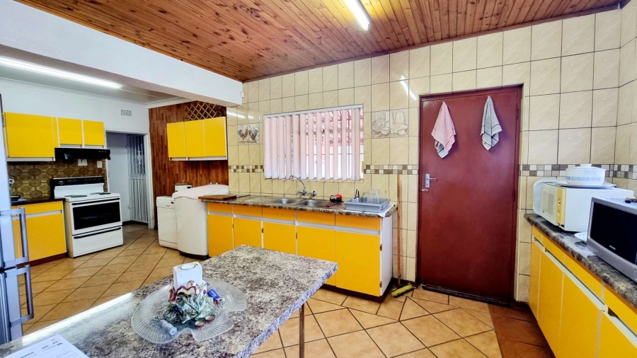 4 Bedroom Property for Sale in Verwoerdpark Gauteng