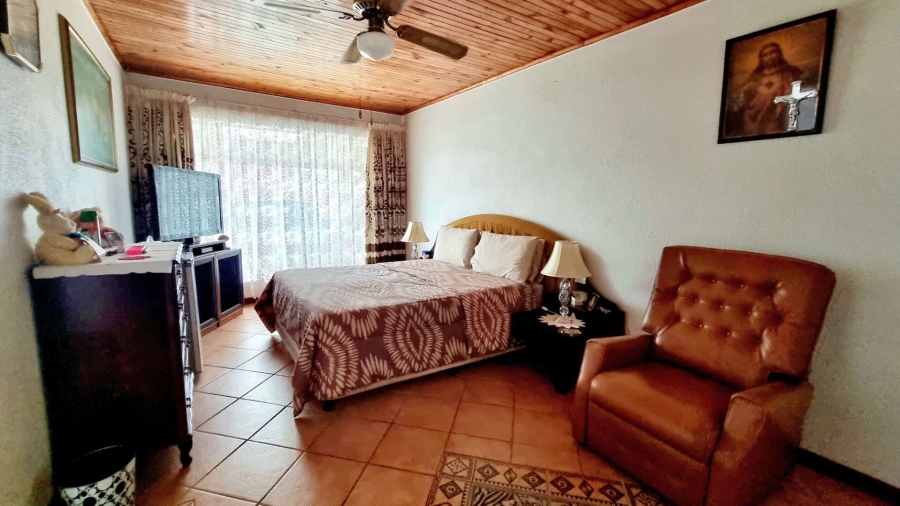 4 Bedroom Property for Sale in Verwoerdpark Gauteng