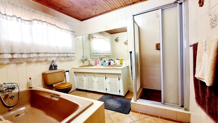 4 Bedroom Property for Sale in Verwoerdpark Gauteng