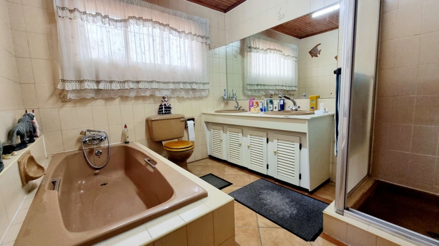4 Bedroom Property for Sale in Verwoerdpark Gauteng