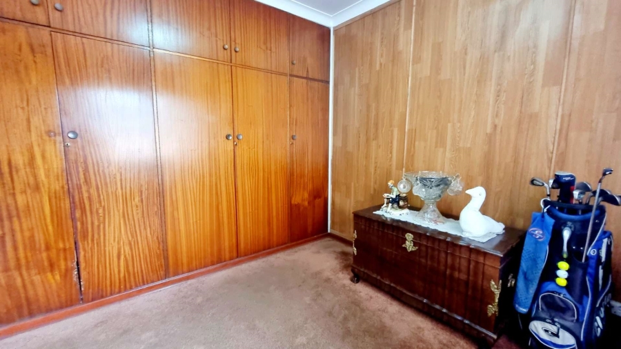 4 Bedroom Property for Sale in Verwoerdpark Gauteng