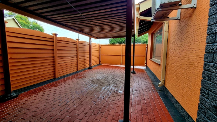 4 Bedroom Property for Sale in Verwoerdpark Gauteng