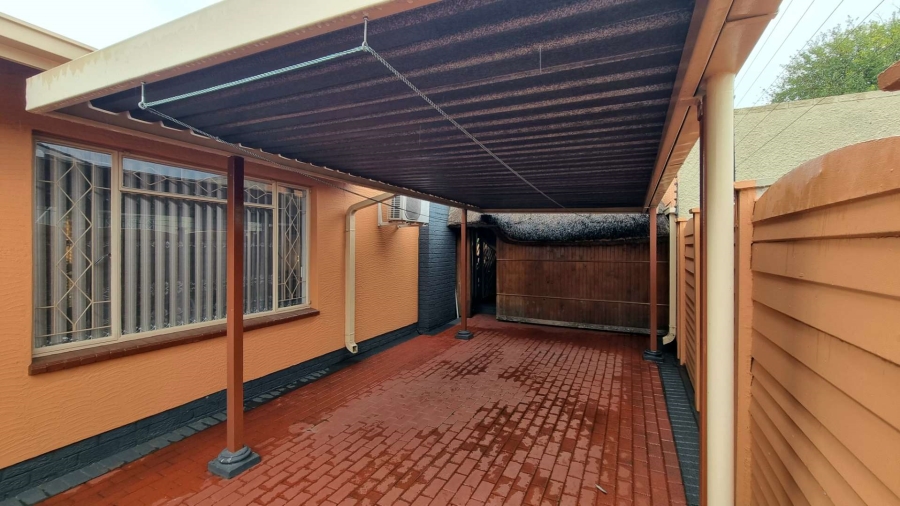 4 Bedroom Property for Sale in Verwoerdpark Gauteng
