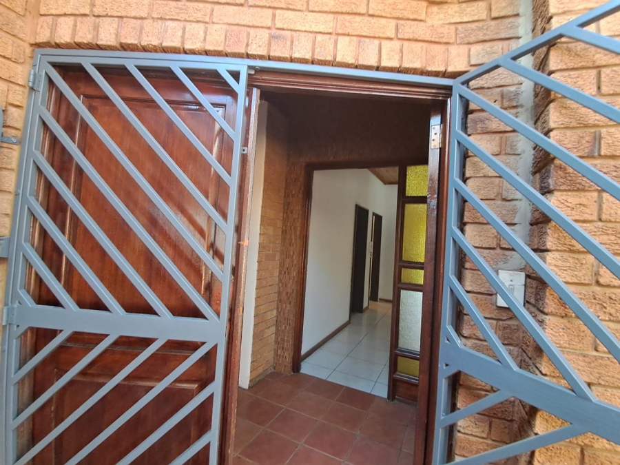 To Let 3 Bedroom Property for Rent in Muckleneuk Gauteng