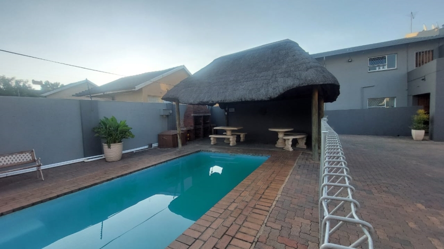 To Let 2 Bedroom Property for Rent in Raceview Gauteng