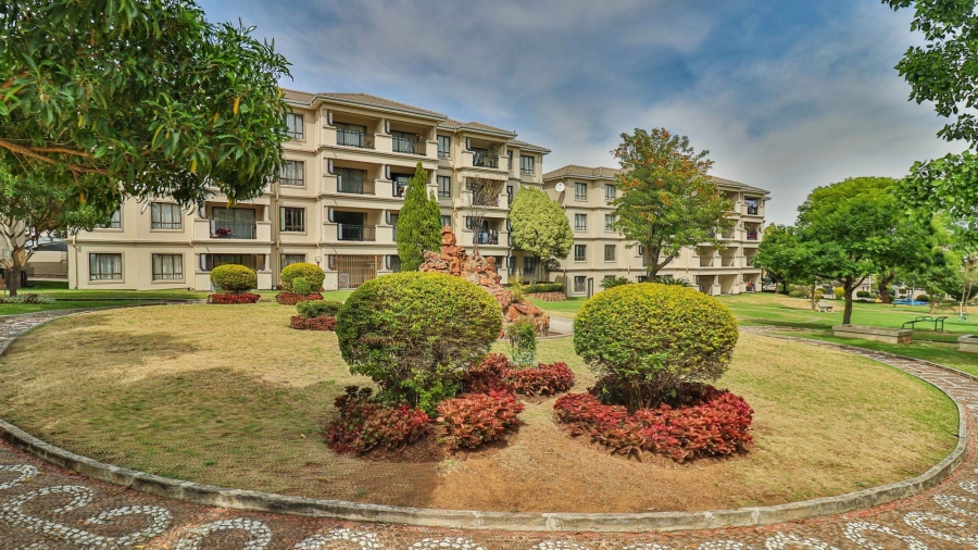 1 Bedroom Property for Sale in Noordwyk Gauteng