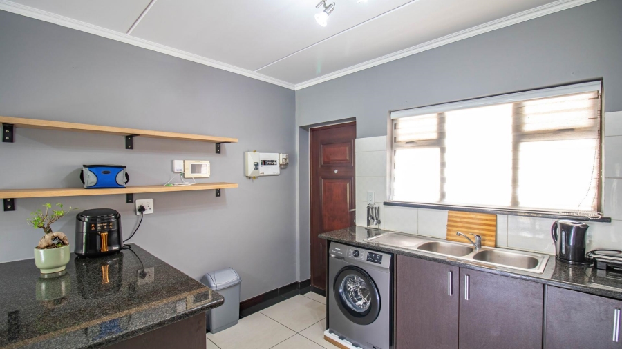1 Bedroom Property for Sale in Noordwyk Gauteng