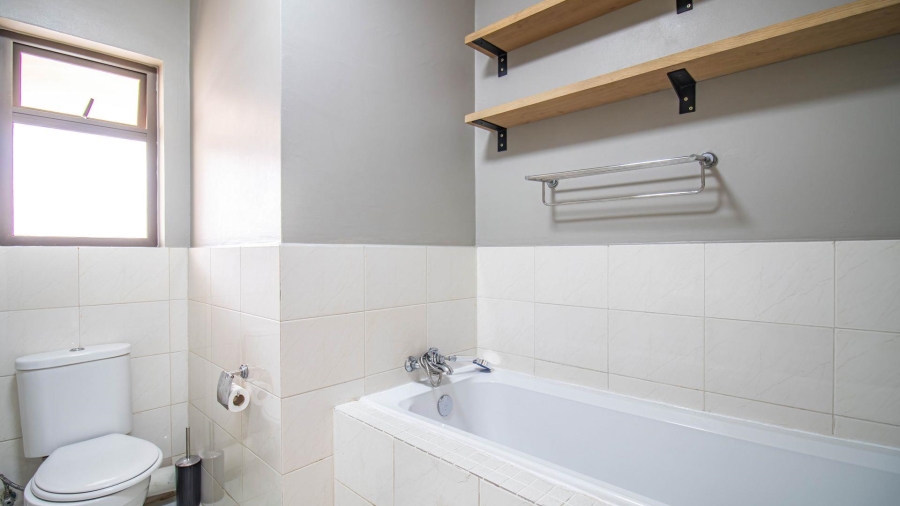 1 Bedroom Property for Sale in Noordwyk Gauteng