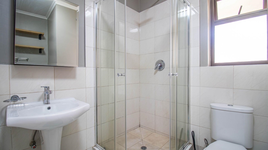 1 Bedroom Property for Sale in Noordwyk Gauteng
