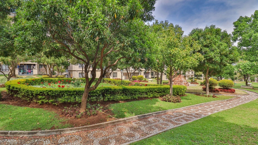 1 Bedroom Property for Sale in Noordwyk Gauteng