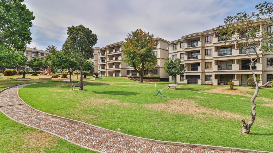 1 Bedroom Property for Sale in Noordwyk Gauteng