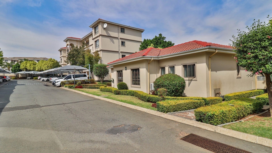 1 Bedroom Property for Sale in Noordwyk Gauteng