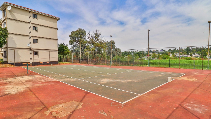 1 Bedroom Property for Sale in Noordwyk Gauteng