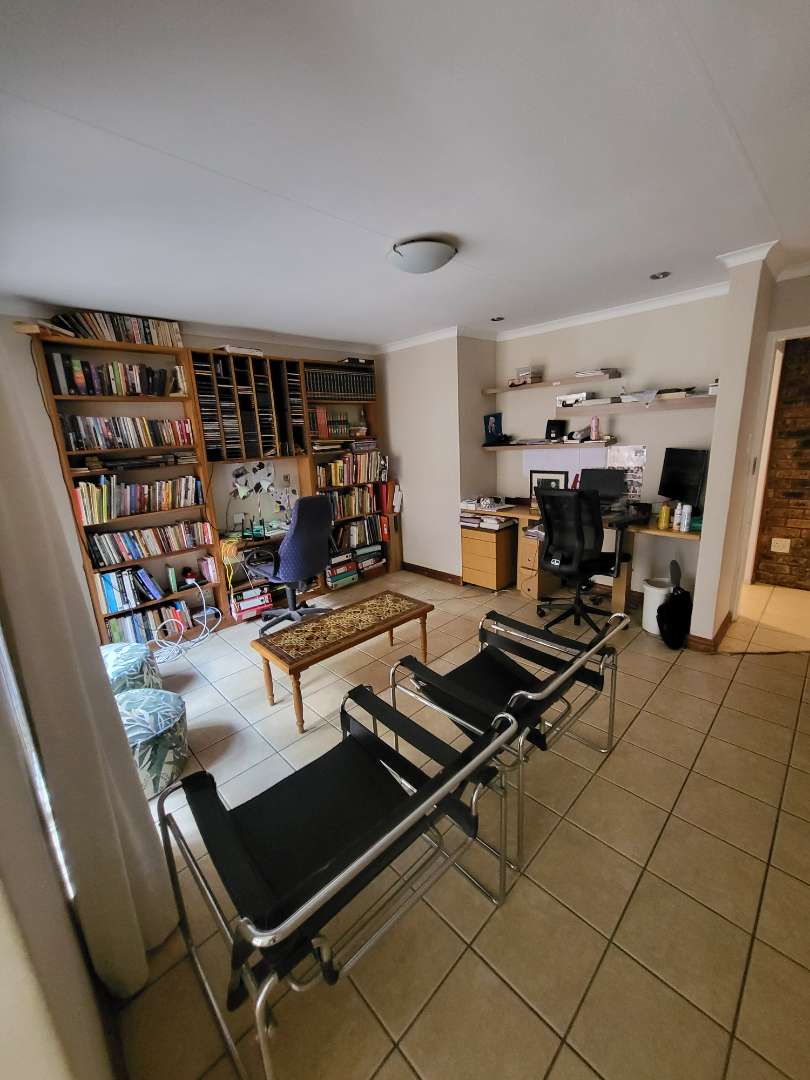 5 Bedroom Property for Sale in Moreleta Park Gauteng
