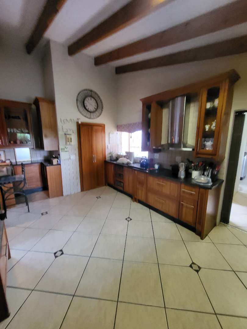 5 Bedroom Property for Sale in Moreleta Park Gauteng