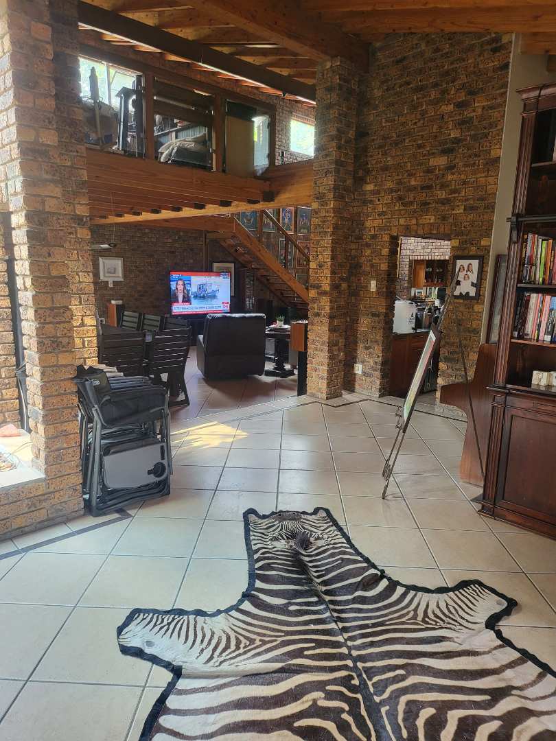 5 Bedroom Property for Sale in Moreleta Park Gauteng