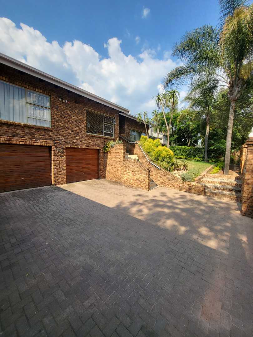 5 Bedroom Property for Sale in Moreleta Park Gauteng