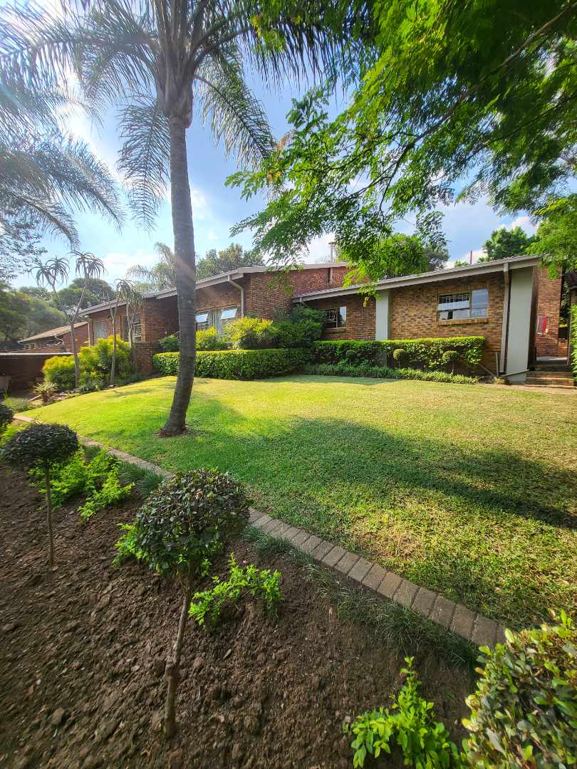 5 Bedroom Property for Sale in Moreleta Park Gauteng