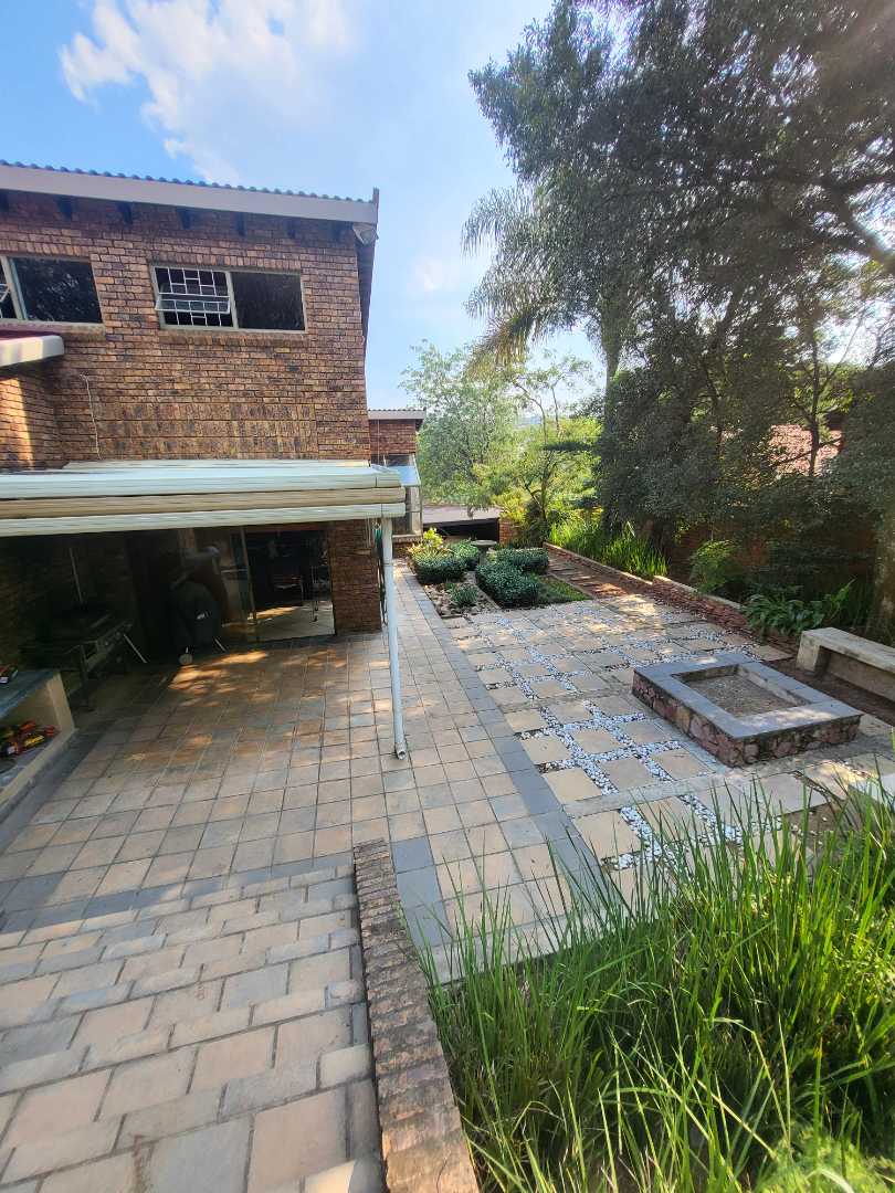 5 Bedroom Property for Sale in Moreleta Park Gauteng