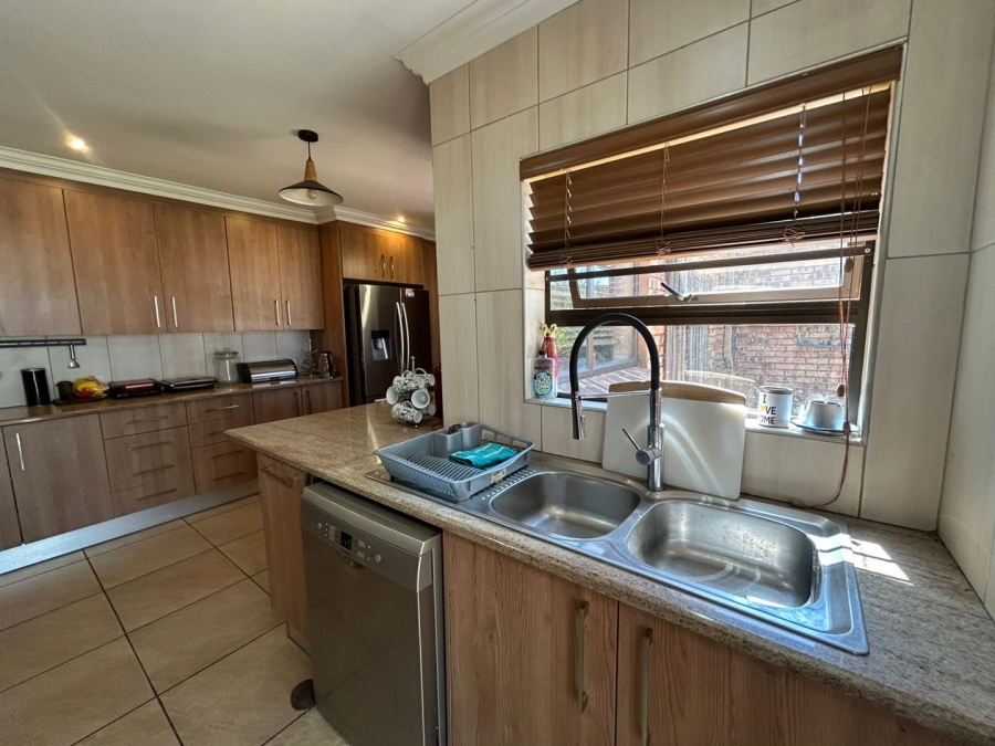 5 Bedroom Property for Sale in Benoni AH Gauteng