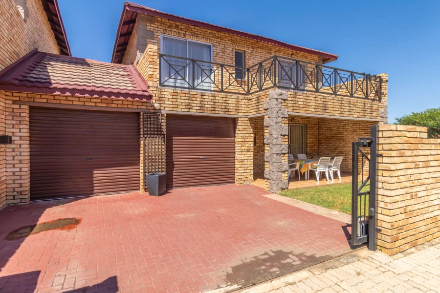 3 Bedroom Property for Sale in Wilgeheuwel Gauteng