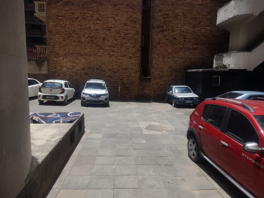 1 Bedroom Property for Sale in Hillbrow Gauteng