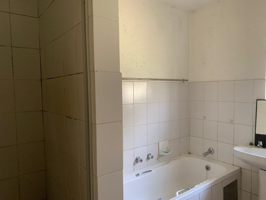 2 Bedroom Property for Sale in Bassonia Rock Gauteng