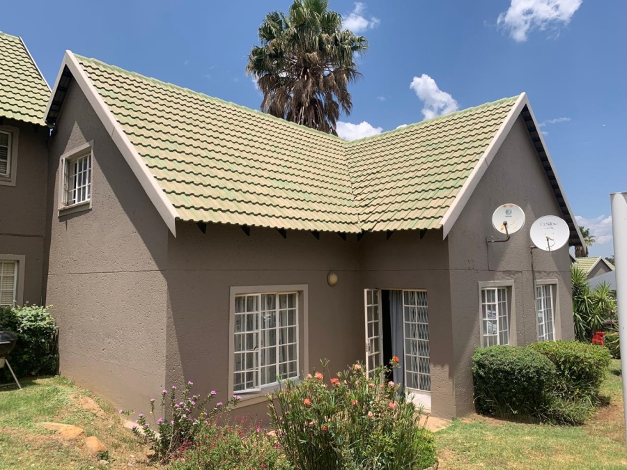 2 Bedroom Property for Sale in Bassonia Rock Gauteng