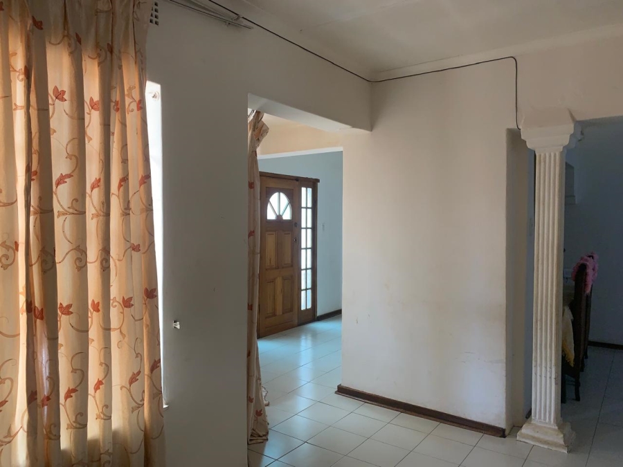 5 Bedroom Property for Sale in Lenasia South Gauteng