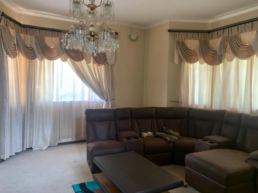5 Bedroom Property for Sale in Lenasia South Gauteng
