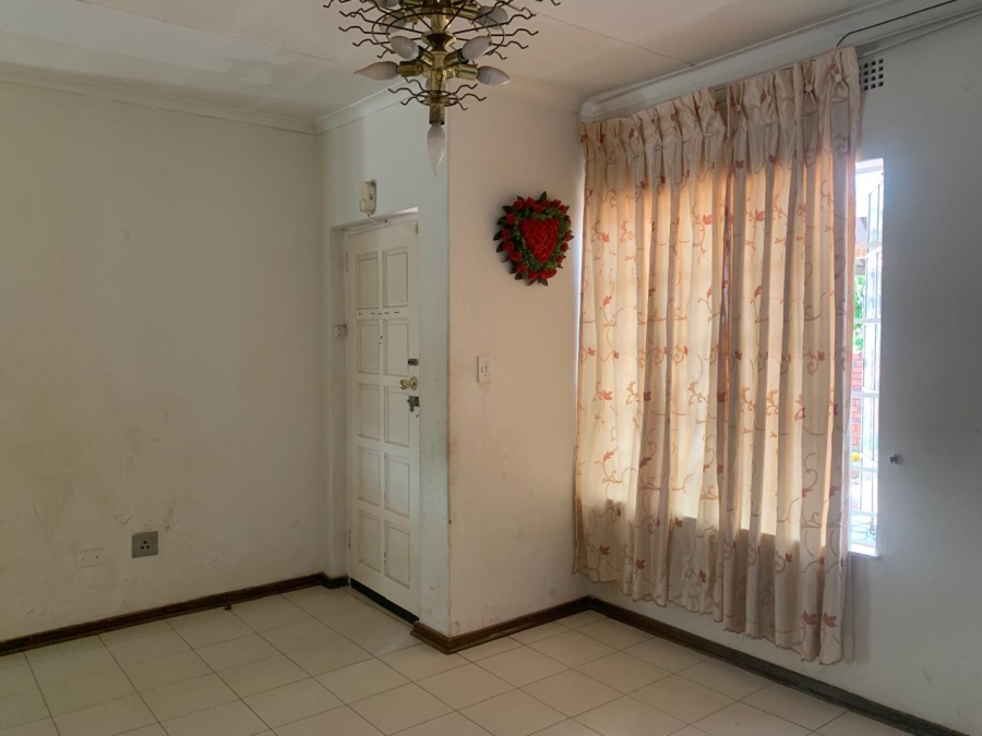 5 Bedroom Property for Sale in Lenasia South Gauteng