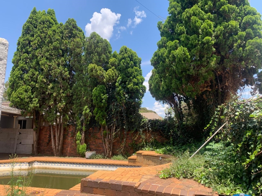 5 Bedroom Property for Sale in Lenasia South Gauteng