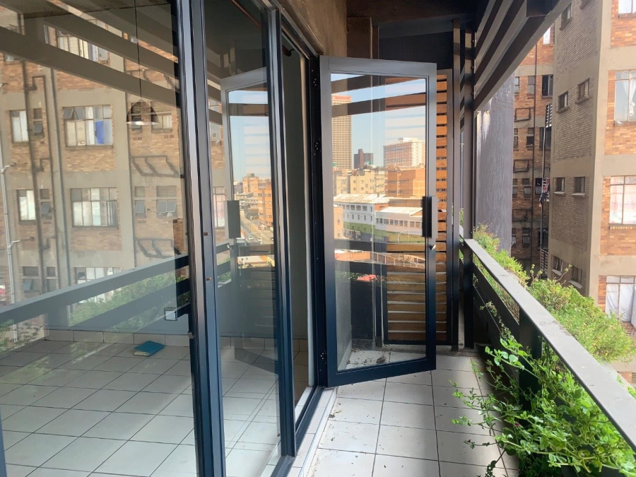 1 Bedroom Property for Sale in New Doornfontein Gauteng