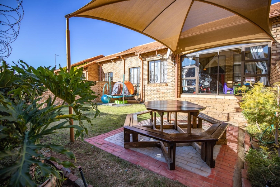 2 Bedroom Property for Sale in Equestria Gauteng
