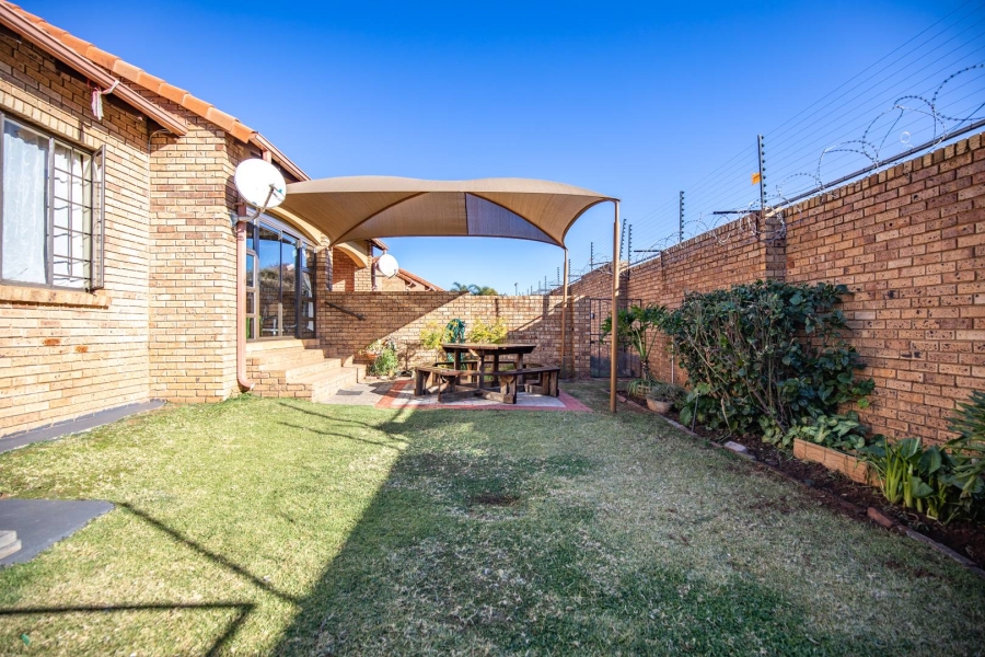 2 Bedroom Property for Sale in Equestria Gauteng