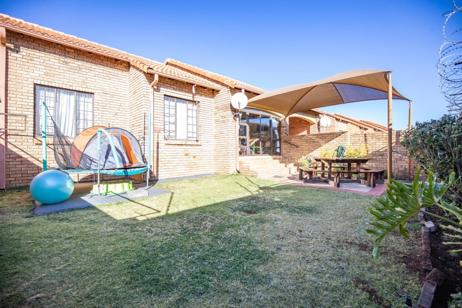 2 Bedroom Property for Sale in Equestria Gauteng