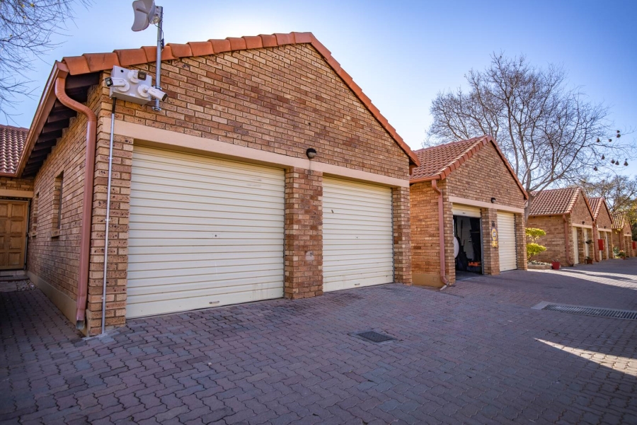 2 Bedroom Property for Sale in Equestria Gauteng
