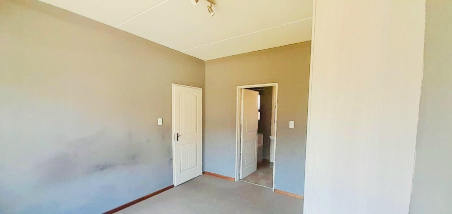 2 Bedroom Property for Sale in Honeydew Gauteng