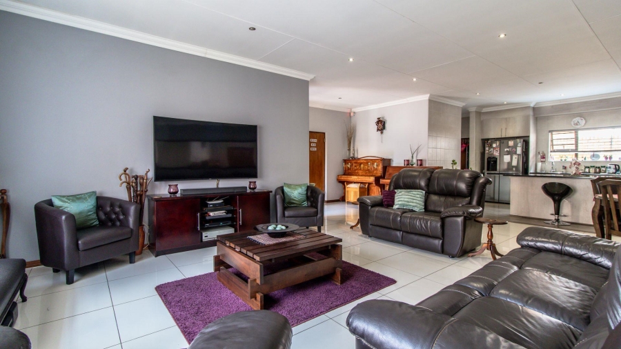 4 Bedroom Property for Sale in New Redruth Gauteng