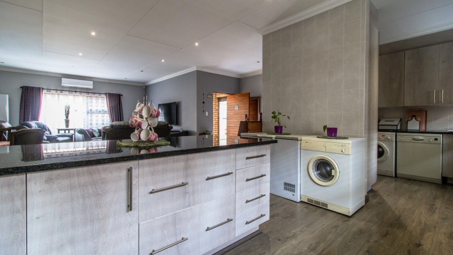 4 Bedroom Property for Sale in New Redruth Gauteng