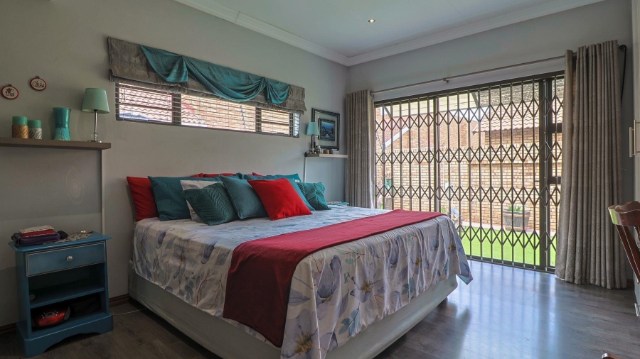 4 Bedroom Property for Sale in New Redruth Gauteng